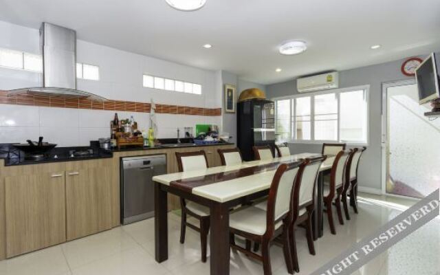 OYO 924 Baan Sanpluem By Na’mol