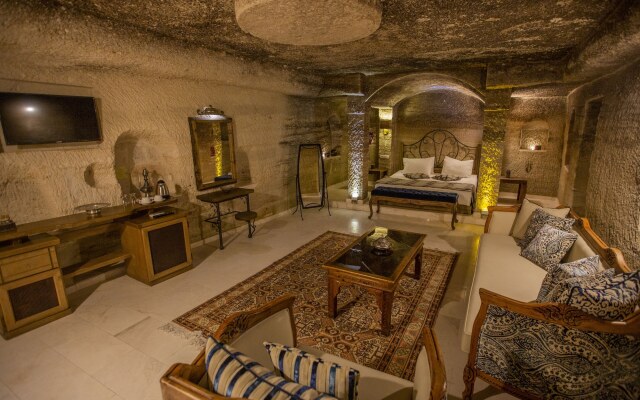 Divan Cave House 