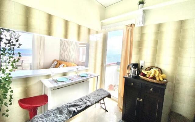 Nice Seafront Flat - Beach Port Athens Airport