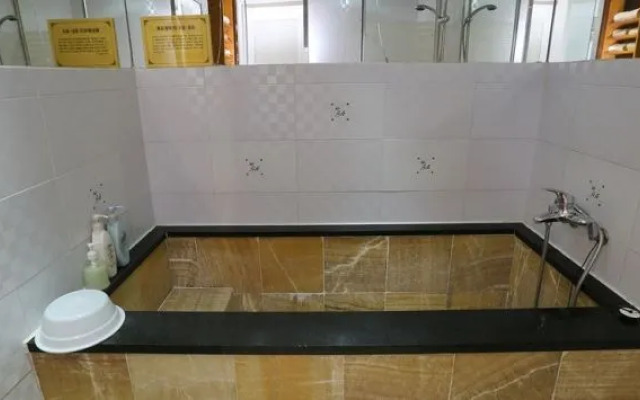 Film 37.2 Hotel