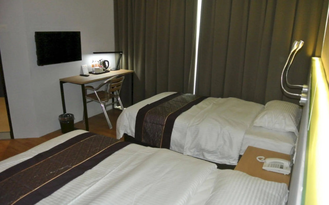 Super 8 Hotel @ Bayan Baru