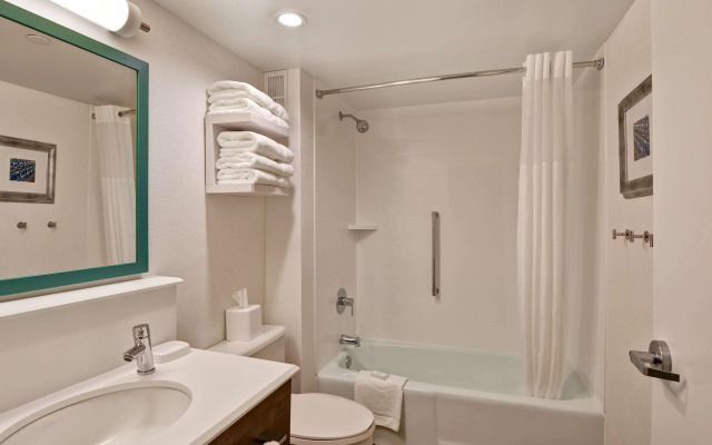 Hampton Inn State College