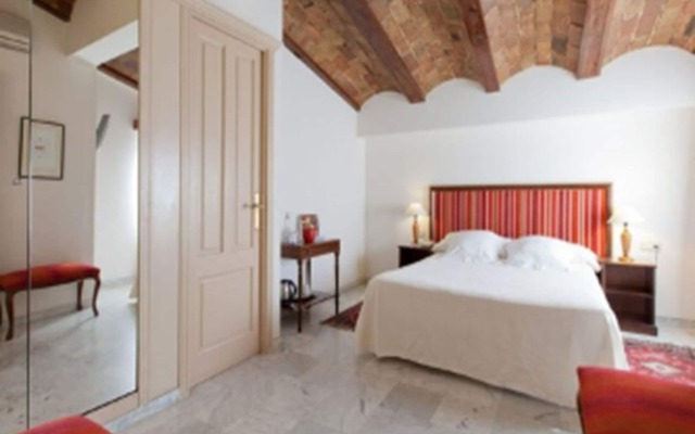 Ad Hoc Monumental Hotel