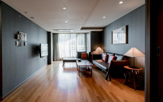 Oriens  & Residences