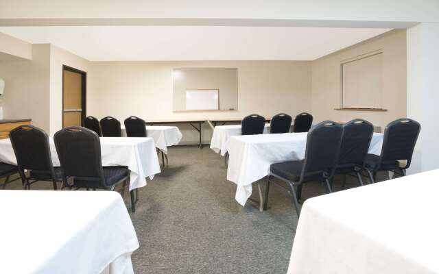 Super 8 by Wyndham Billings