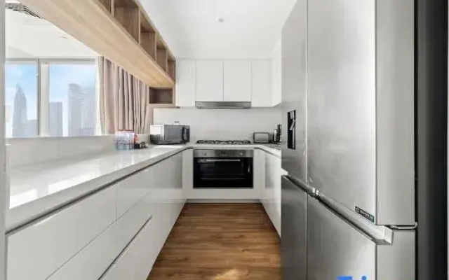 Luxury 2BR Walk-In Closet + Full Burj Khalifa View