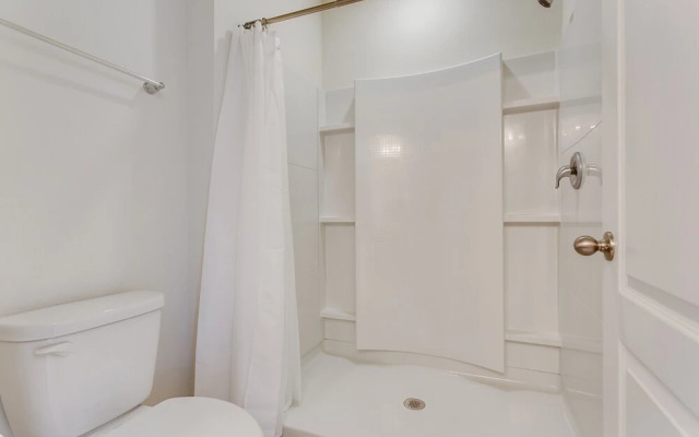 Oakwood Street Villa Solterra 7036