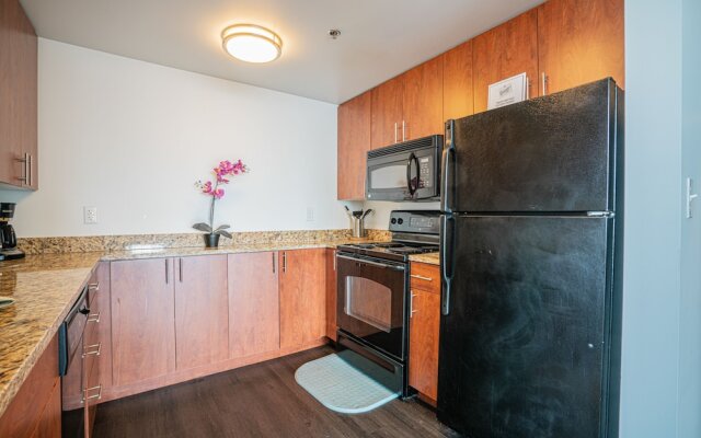 Heaven on Baltimore Downtown Fully Furnished Apartments
