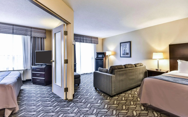 Comfort Inn & Suites Ambassador Bridge