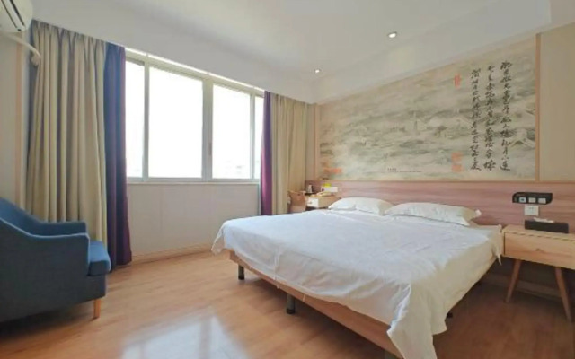 Yunhe Hotel Chaozhou Chenqiao(云和大酒店(潮州古城人民广场店))