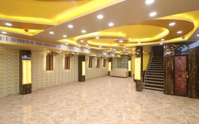 Collection O 24604 Hotel GMC Grand Luxury Stay