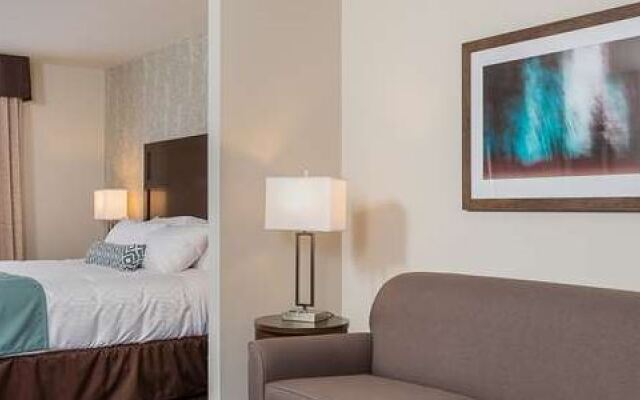 Best Western Plus Chestermere Hotel