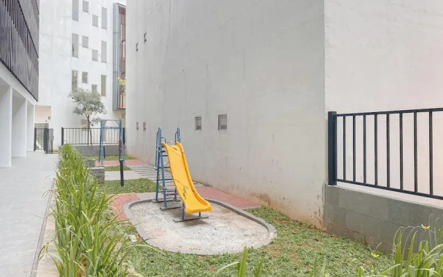 Spacious And Homey Studio At Cleon Park Apartment