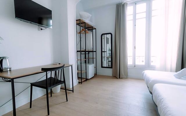 Clink Rooms & Flats