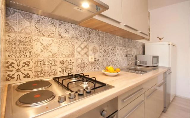 Three-Bedroom Apartment in Brodarica
