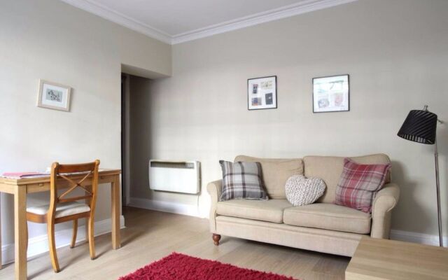 Central New Town Flat