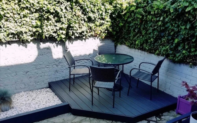 Immaculate 2-bed House