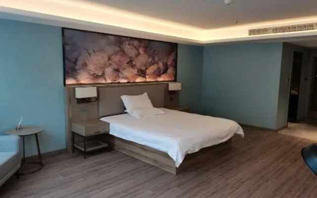 Tianjia Holiday Hotel (Nanjing Tianyin Avenue Metro Station Store)