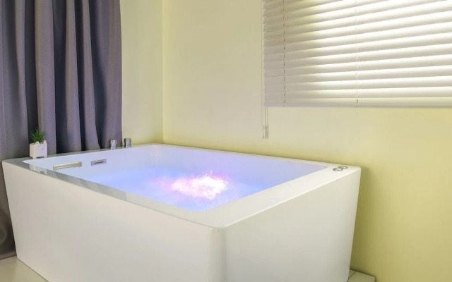 Yeongheungdo Sunset Spa Pension