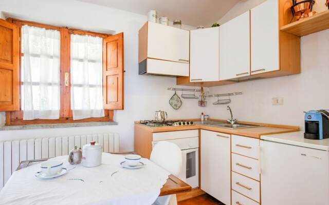 Spacious Mansion in Tuscany with Swimming Pool