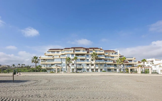 2218-Duplex first line beach with sea view