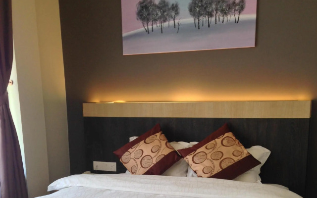 Lot 10 Boutique Hotel