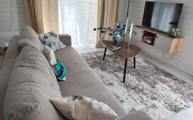 Sreda Green Lounge (Barnhouse 394)