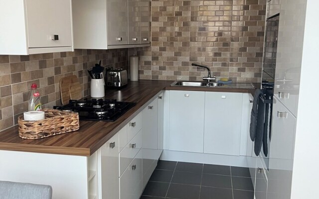 City Centre 1 Bed Sleeps 4 H5