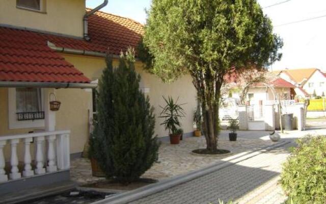 Apartmanház Mediterrán