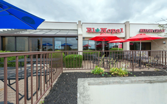 Ramada Louisville Downtown North