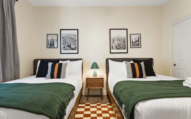 Solace - Community Pool & Gym -walk to Restaurants