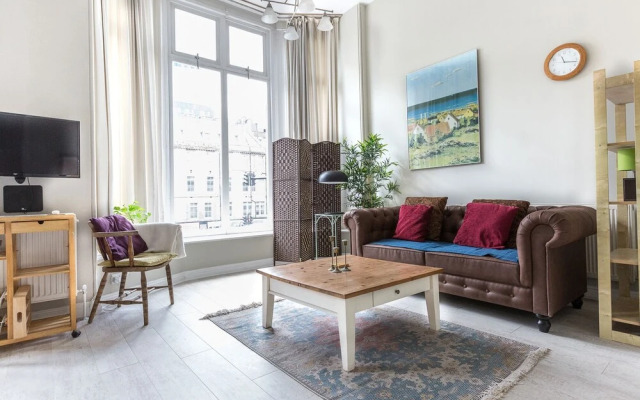 Bright Two BR Period Apartment in Whitechapel