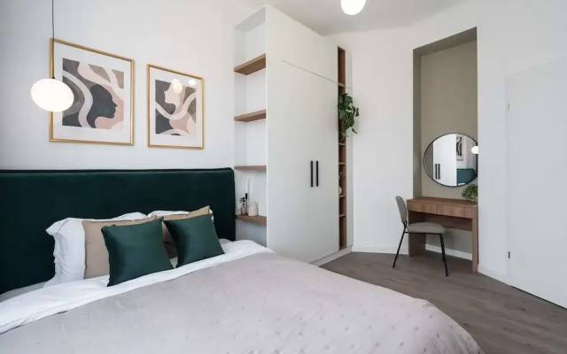 Elegant & Bright 2BR - Steps From Old Town