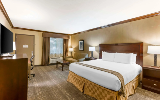 Best Western Plus Raton Hotel
