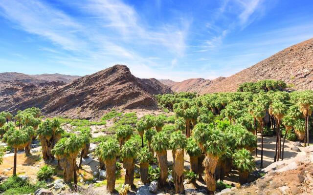 WorldMark Palm Springs - Plaza Resort and Spa