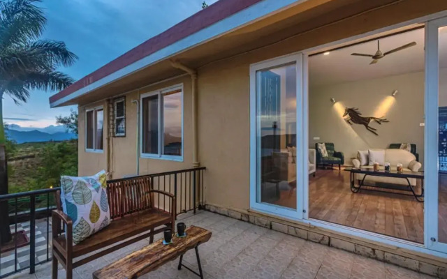 SaffronStays Blue Infinitum, Pawna