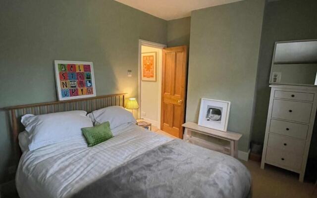 Beautiful & Cosy 2BD House - Southwark