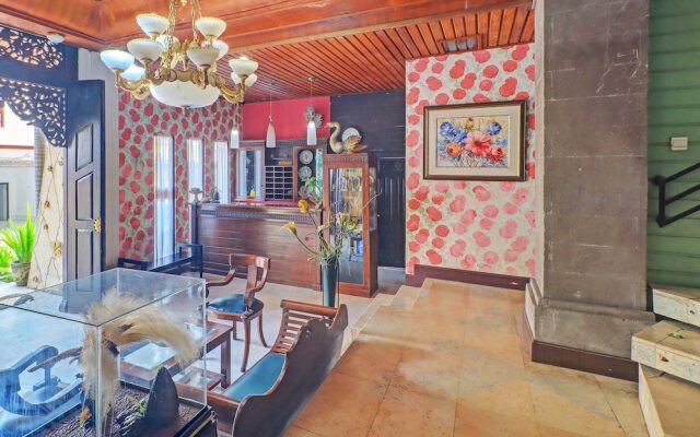 OYO 92439 Hotel Tower Klungkung