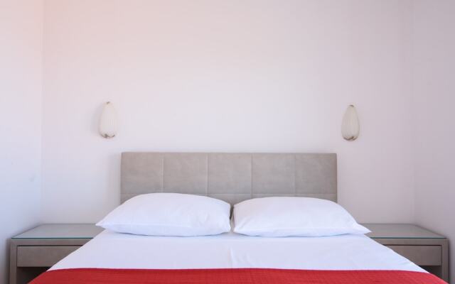 A1-apt w. Shared Pool & Balcony,next to the Beach