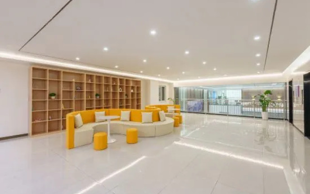 Tuyue Hotel (Dalian North Railway Station)