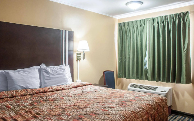 Amherst Inn & Suites