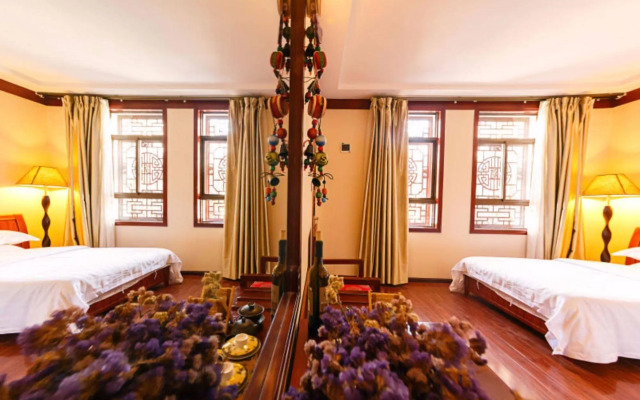 Dali Yinfeng Hotel