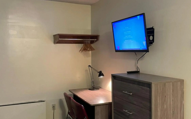 Scottish Inn Near the Falls and Casino