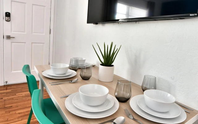 Broadway Suites Downtown by RocketStay