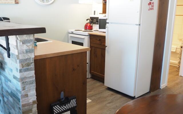 Apex Inn Studio Rm 306 1 Bedroom Condo