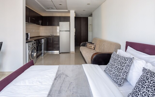 Modern Studio w/ Incredible Marina Views!