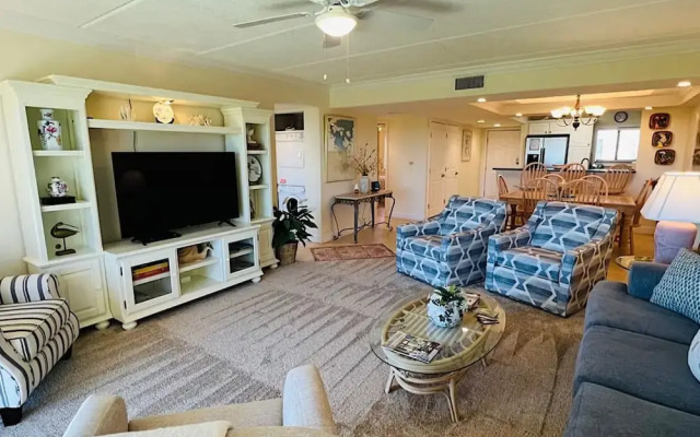 Sea Haven Luxe 2BR Oceanfront Haven