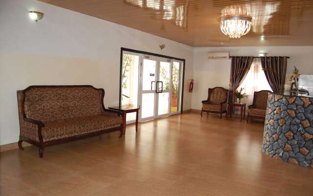 Luxe Suites Hotel