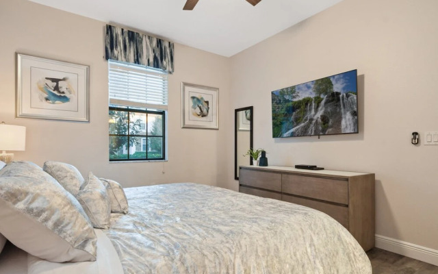 Disney themed, pool, close to parks!