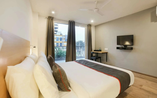 OYO Townhouse 18557 Sector Twenty Seven